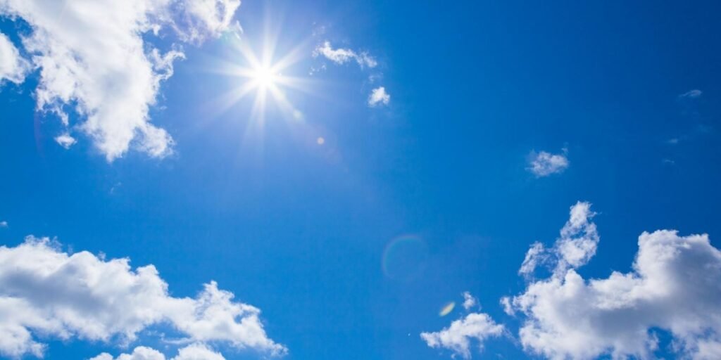 Ob visokem UV indeksu je kakovost senčila senčnika najbolj pomembna. Zaščita pred UVB sončnimi žarki.
