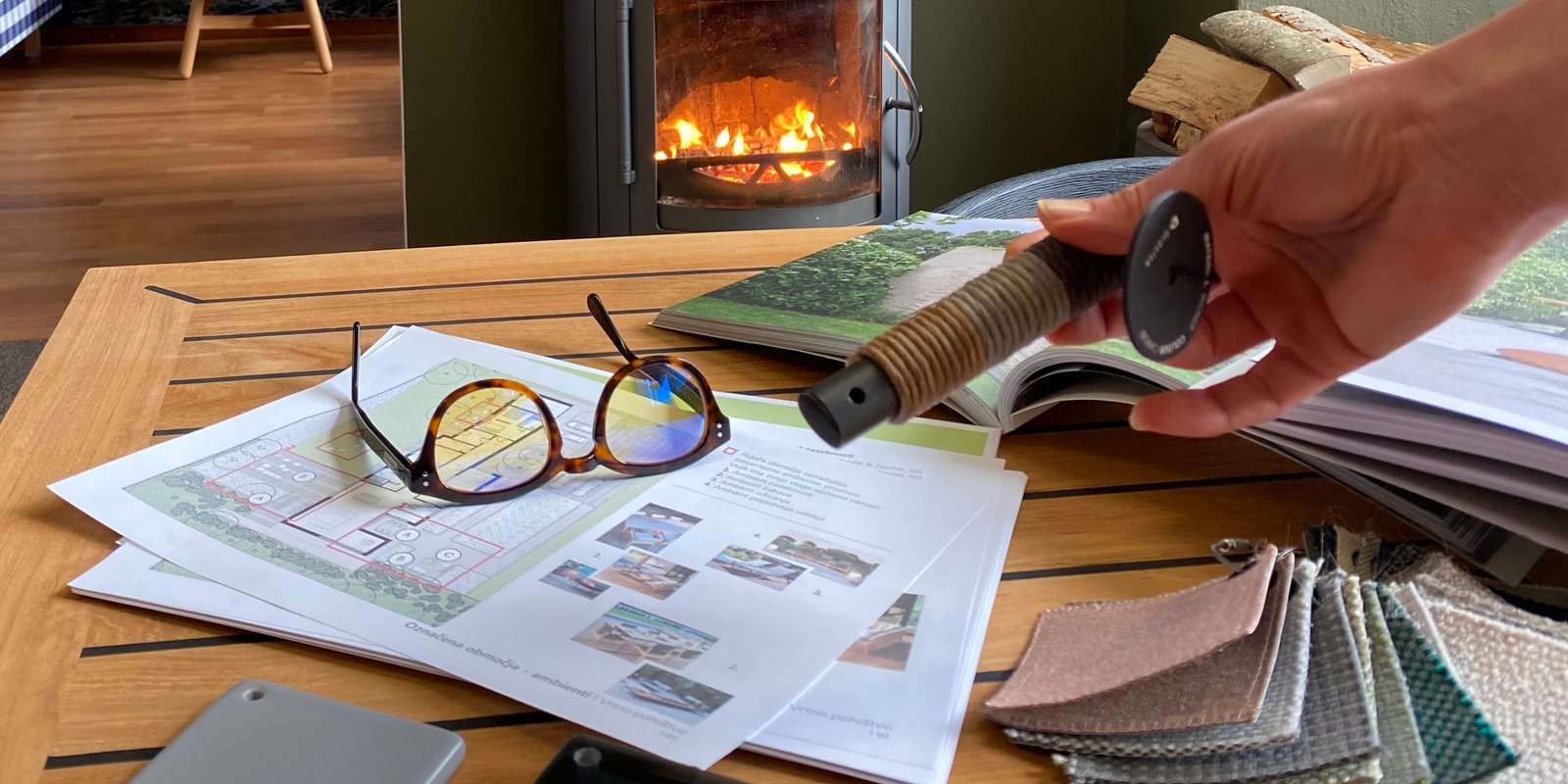 Osebno svetovanje pri izbiri vrtnega pohištva v razstavnem salonu Prehod