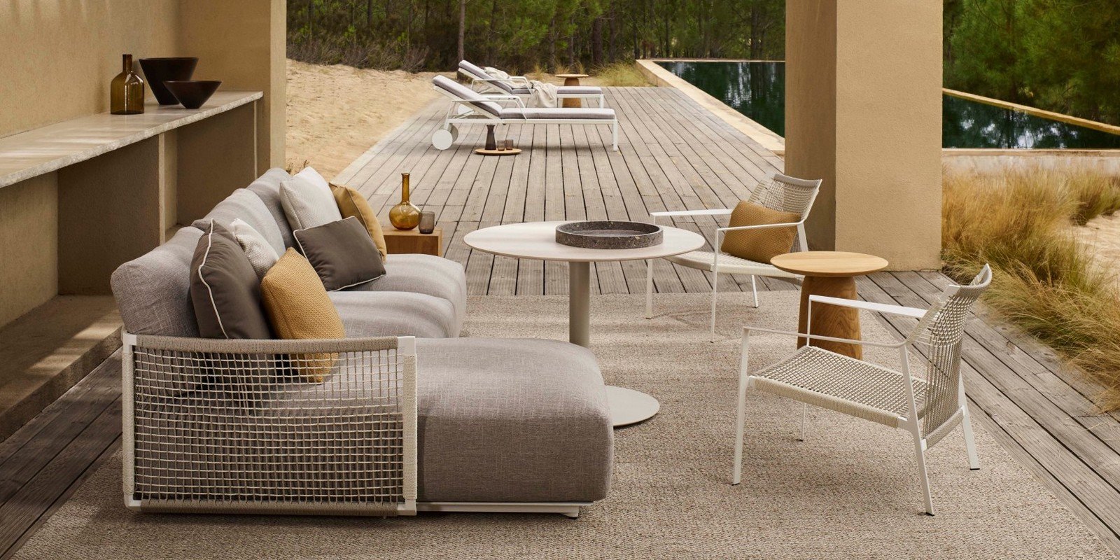 Estetski minimalizem in prefinjenost sta značilnost vrtnega pohištva Tribu