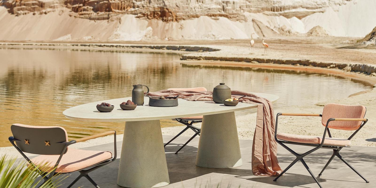 Low dining vrtna garnitura za sodobno teraso